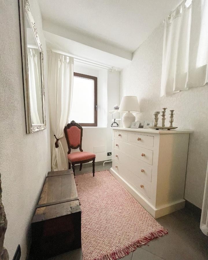 Lg Lake - Boutique Apartments And Rooms - Brienno Eksteriør billede