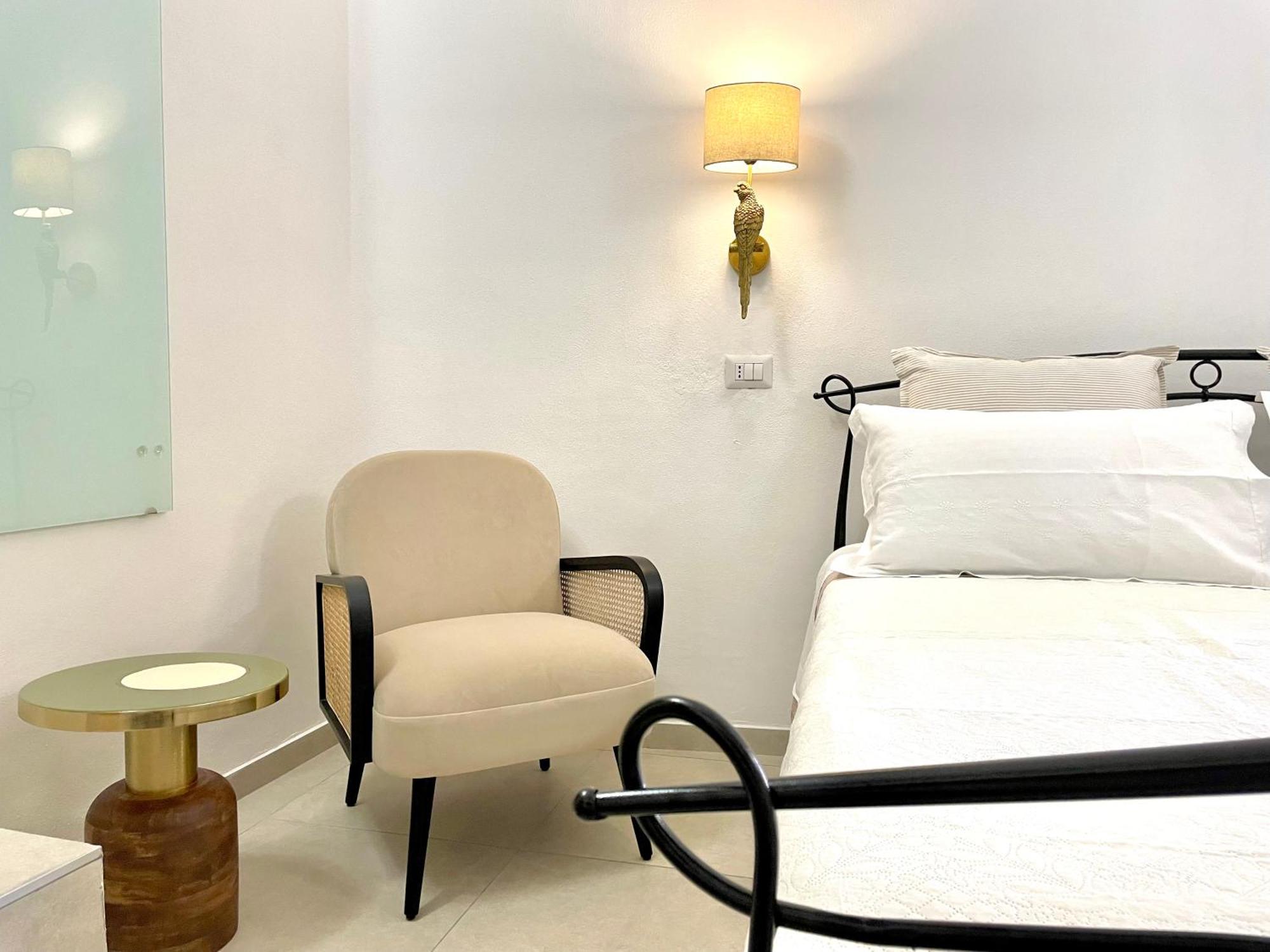 Lg Lake - Boutique Apartments And Rooms - Brienno Eksteriør billede