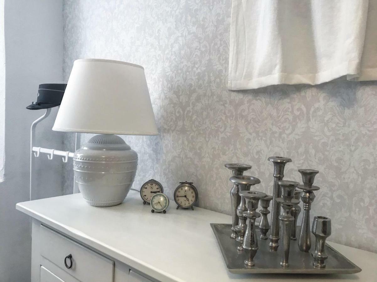 Lg Lake - Boutique Apartments And Rooms - Brienno Eksteriør billede