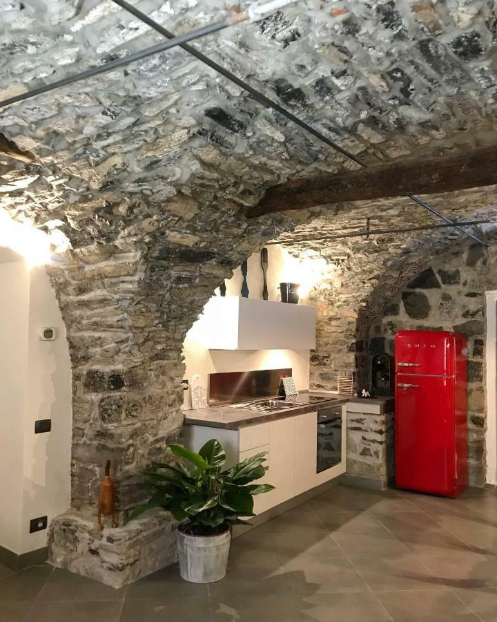 Lg Lake - Boutique Apartments And Rooms - Brienno Eksteriør billede